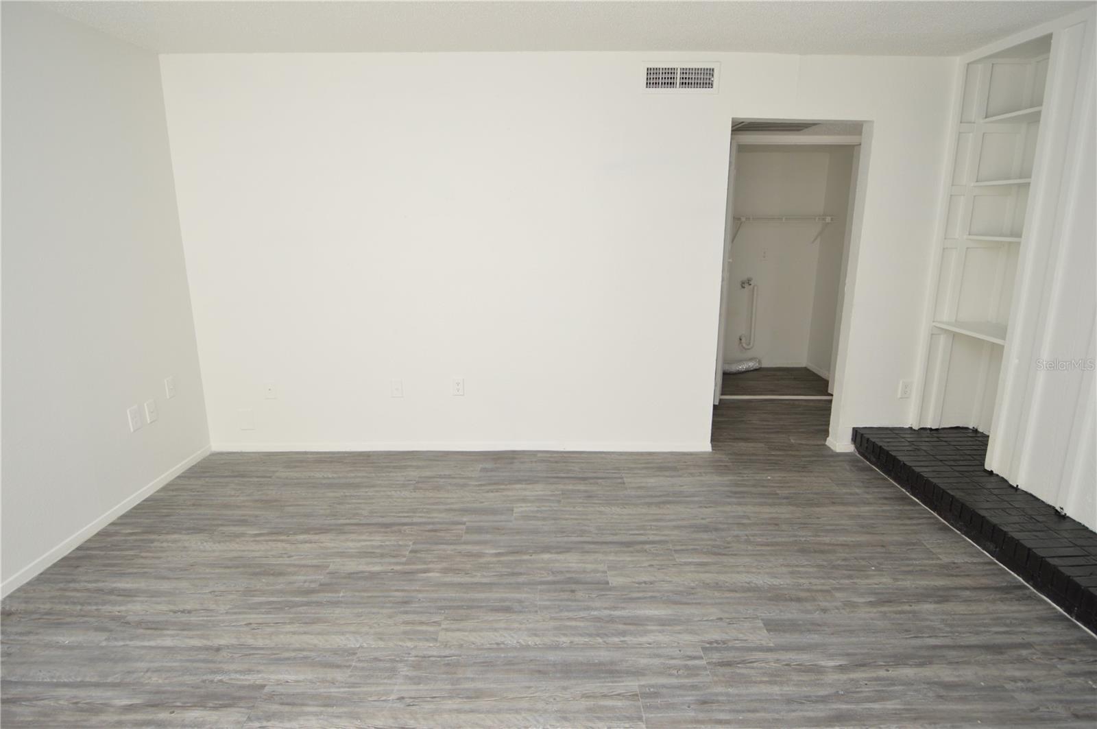 5004 CASTILE PL #463, TAMPA, FL, 33617