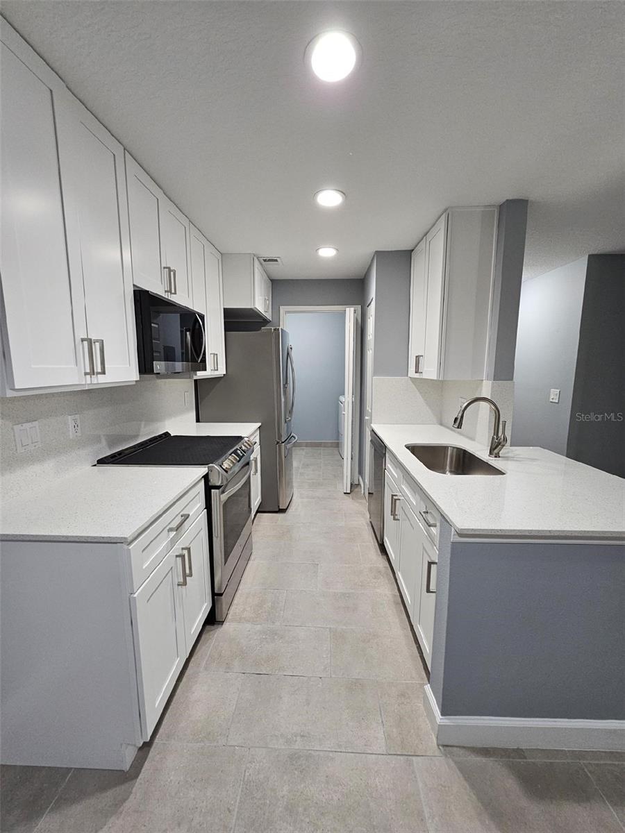 2533 GRASSY POINT DR #203, LAKE MARY, FL, 32746