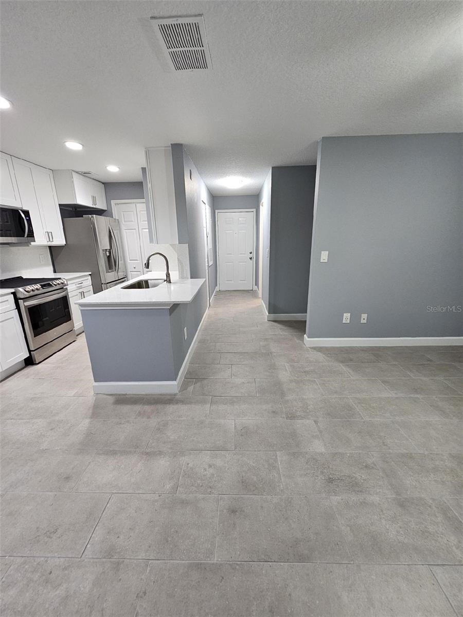 2533 GRASSY POINT DR #203, LAKE MARY, FL, 32746