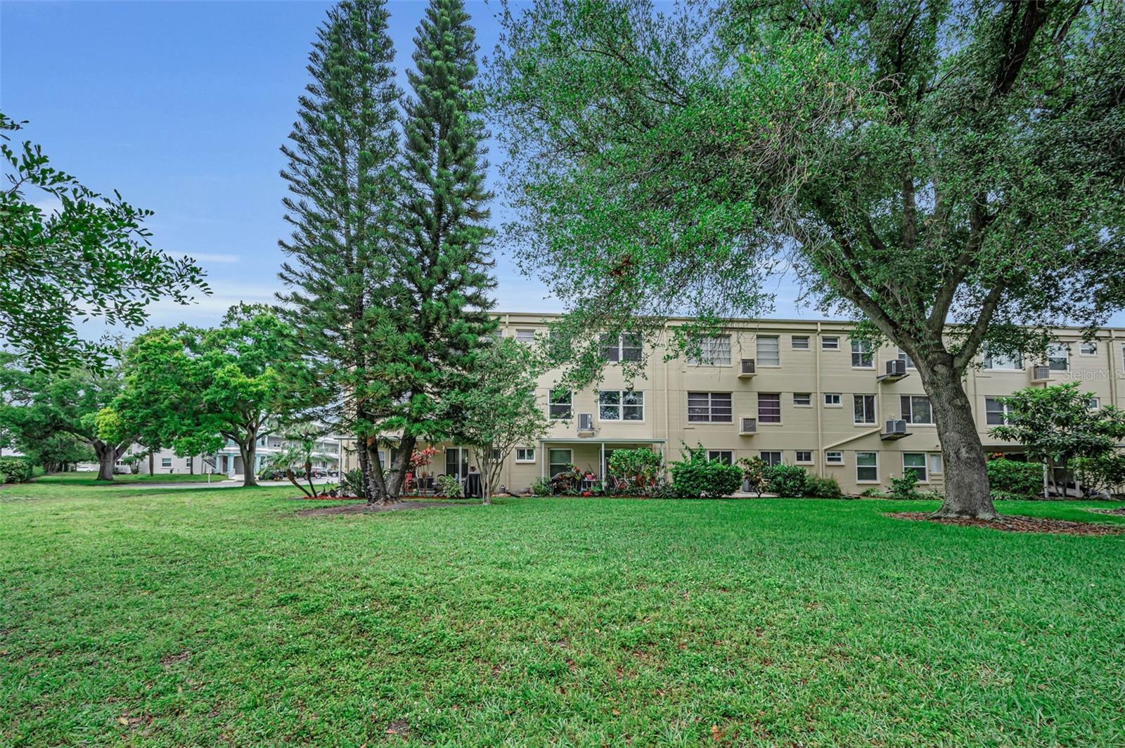 Bohemia's Best Condo!