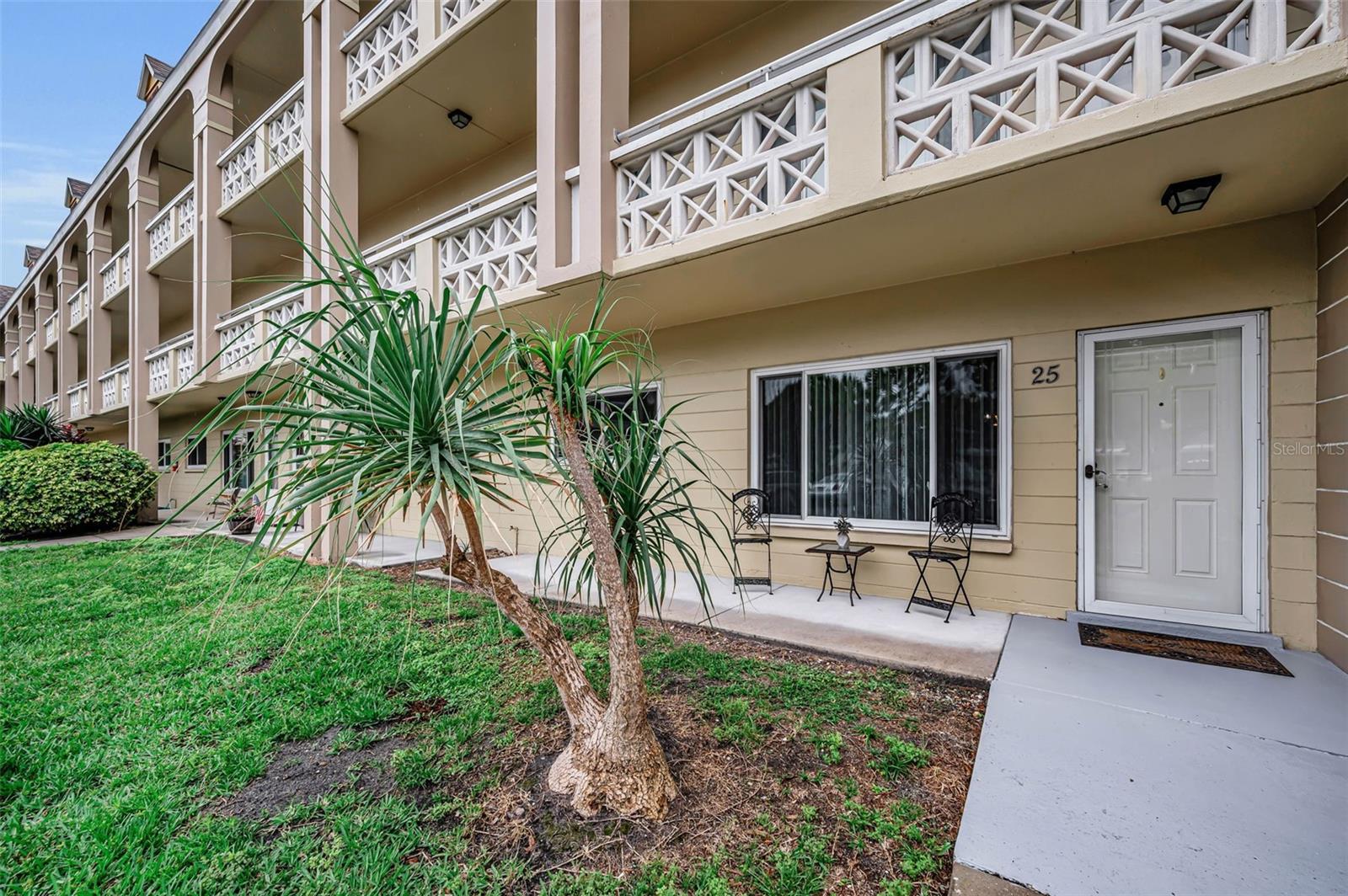 1100 sq ft, 2 bed, 2 baths