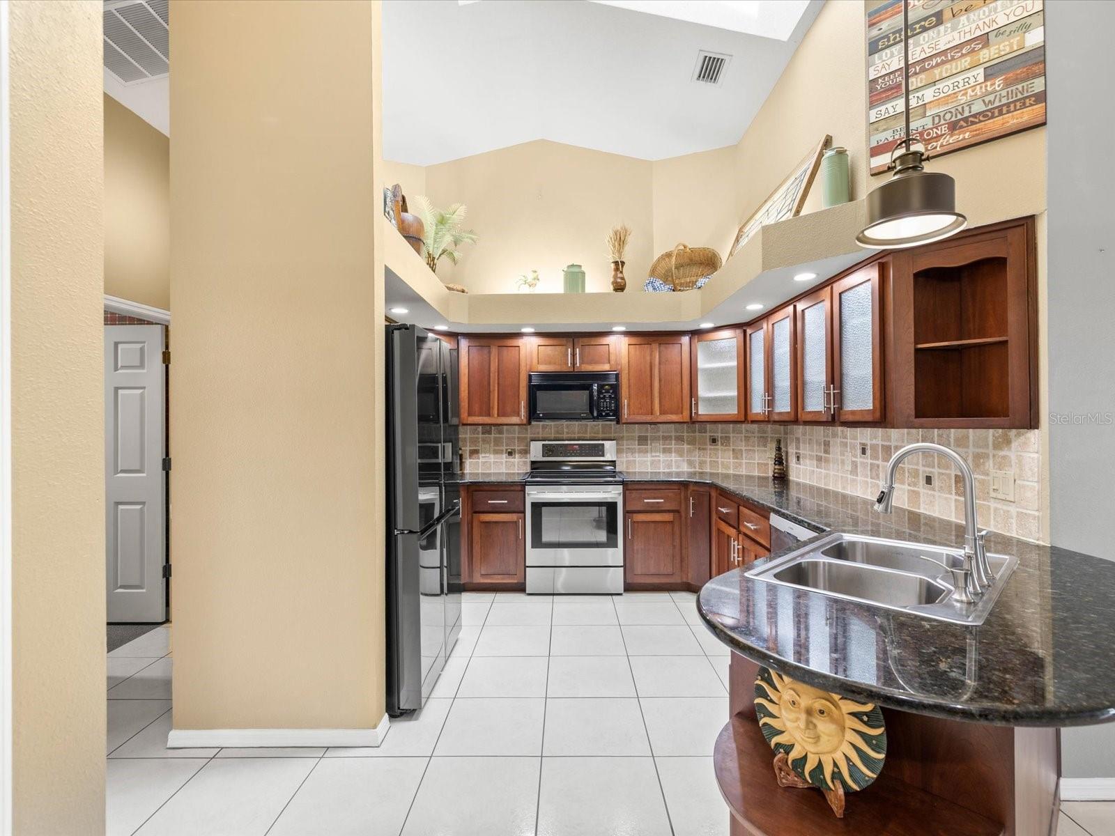 18602 WINDING OAKS BLVD, HUDSON, FL, 34667