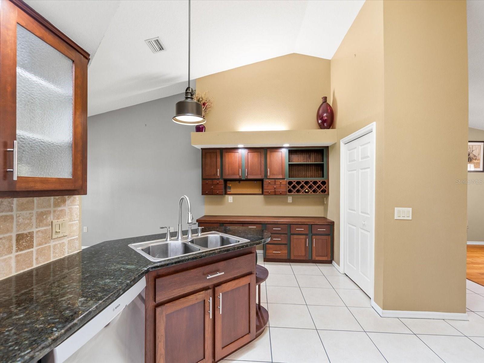 18602 WINDING OAKS BLVD, HUDSON, FL, 34667