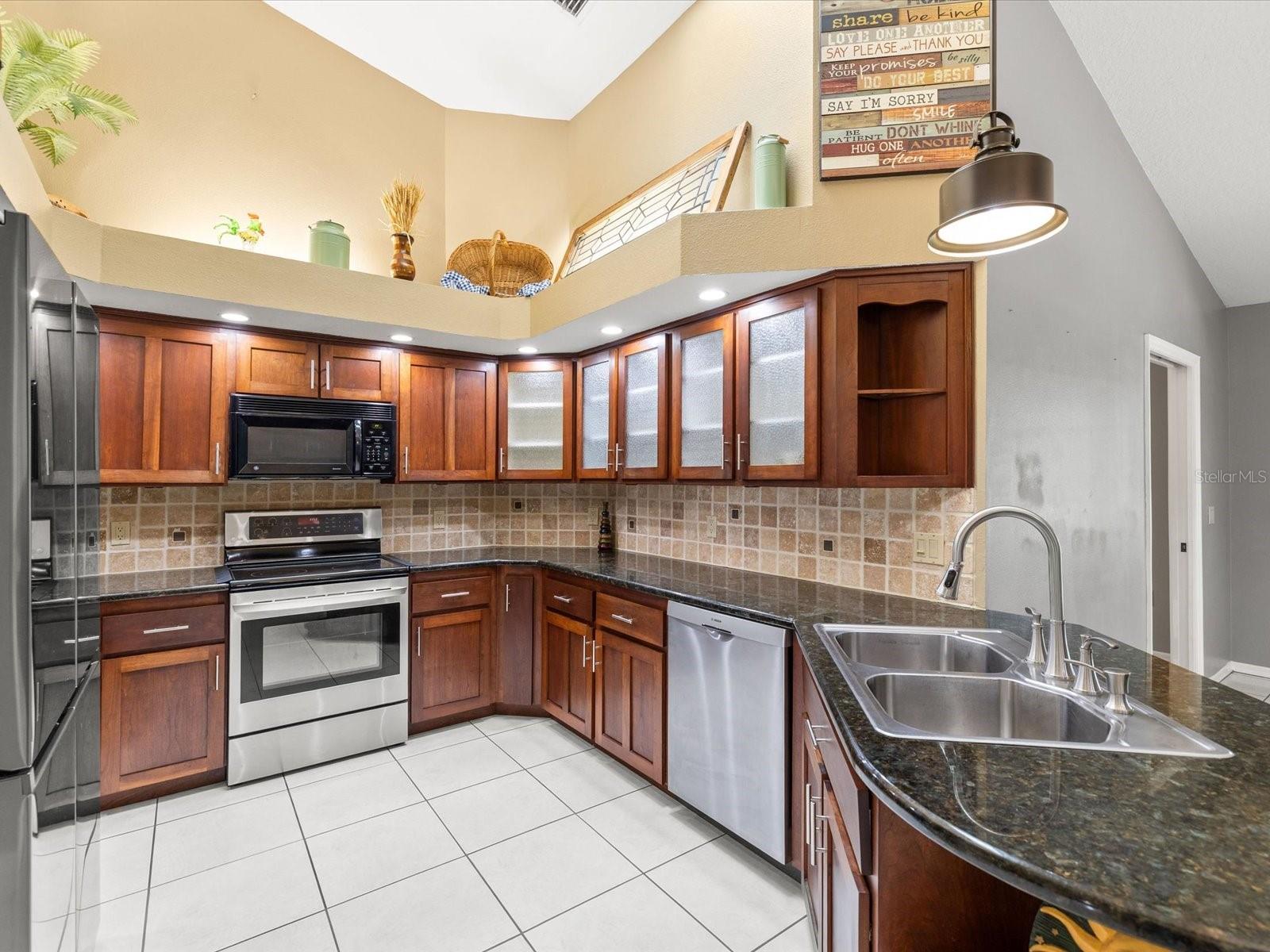 18602 WINDING OAKS BLVD, HUDSON, FL, 34667
