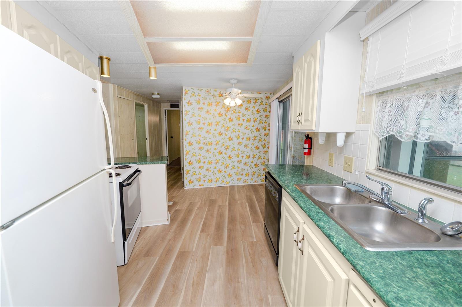 1610 REYNOLDS RD #4, LAKELAND, FL, 33801
