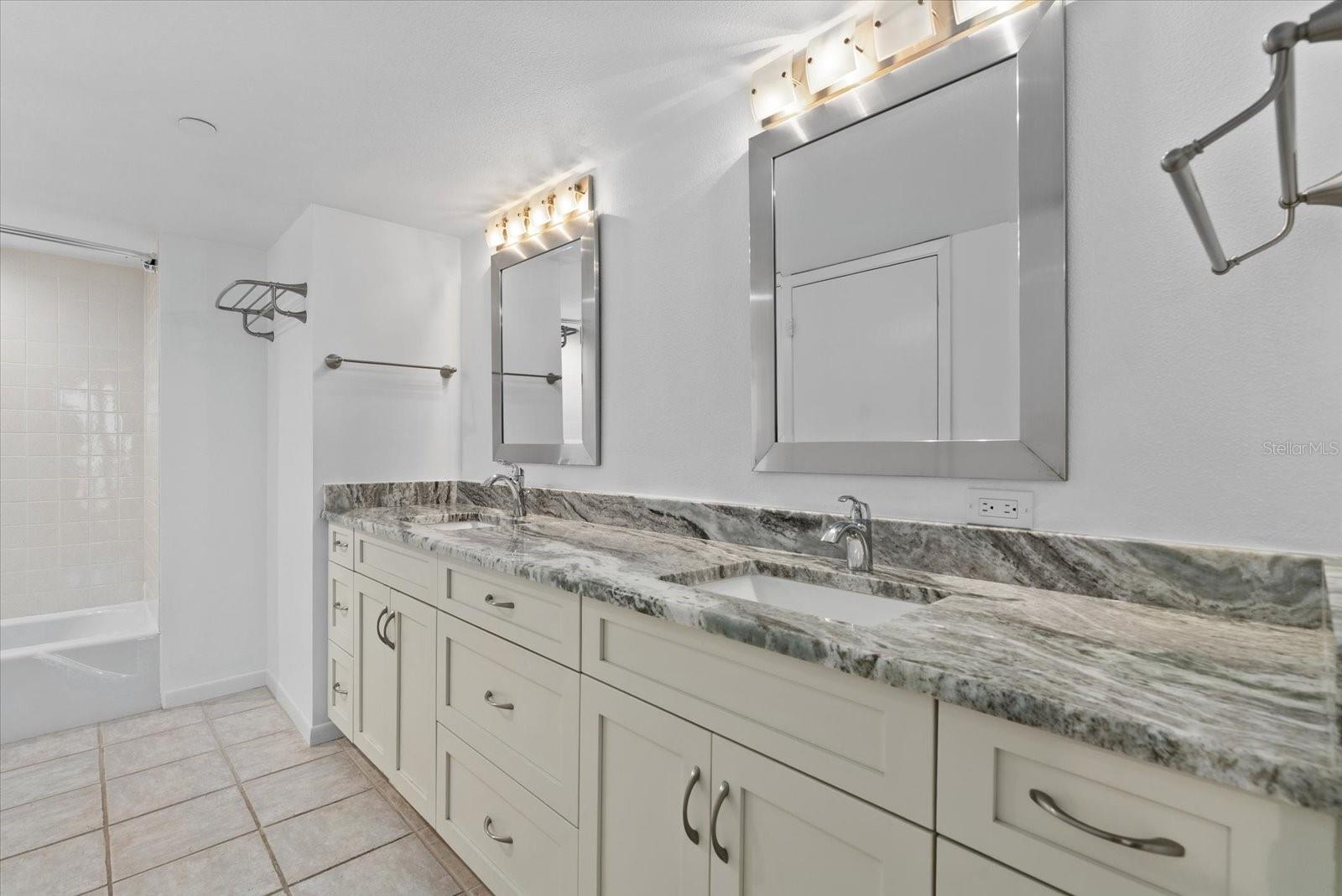 627 ALHAMBRA RD #801, VENICE, FL, 34285