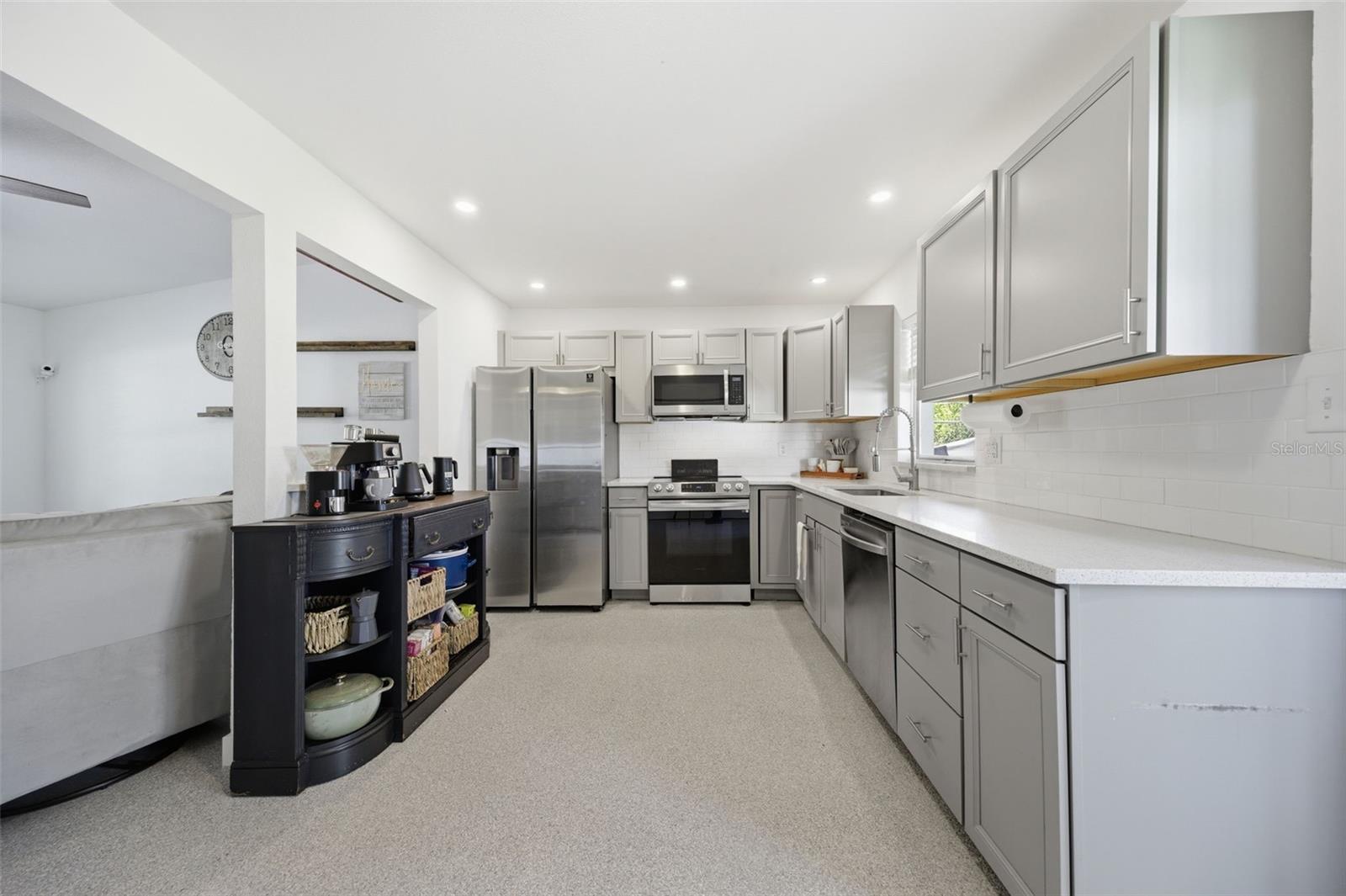 720 LOCUST ST, TARPON SPRINGS, FL, 34689