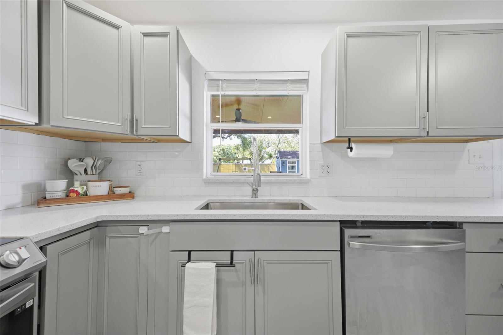 720 LOCUST ST, TARPON SPRINGS, FL, 34689