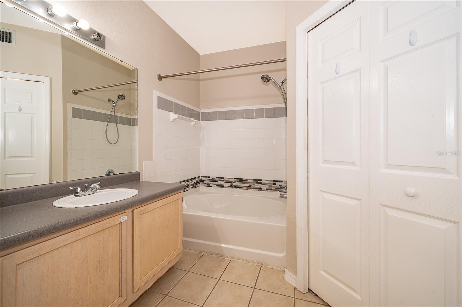 6663 QUEENS BOROUGH AVE #208, ORLANDO, FL, 32835