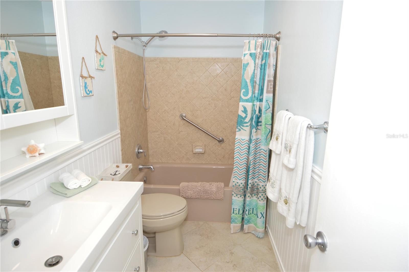 213 SEAHORSE DR SE #B, ST PETERSBURG, FL, 33705