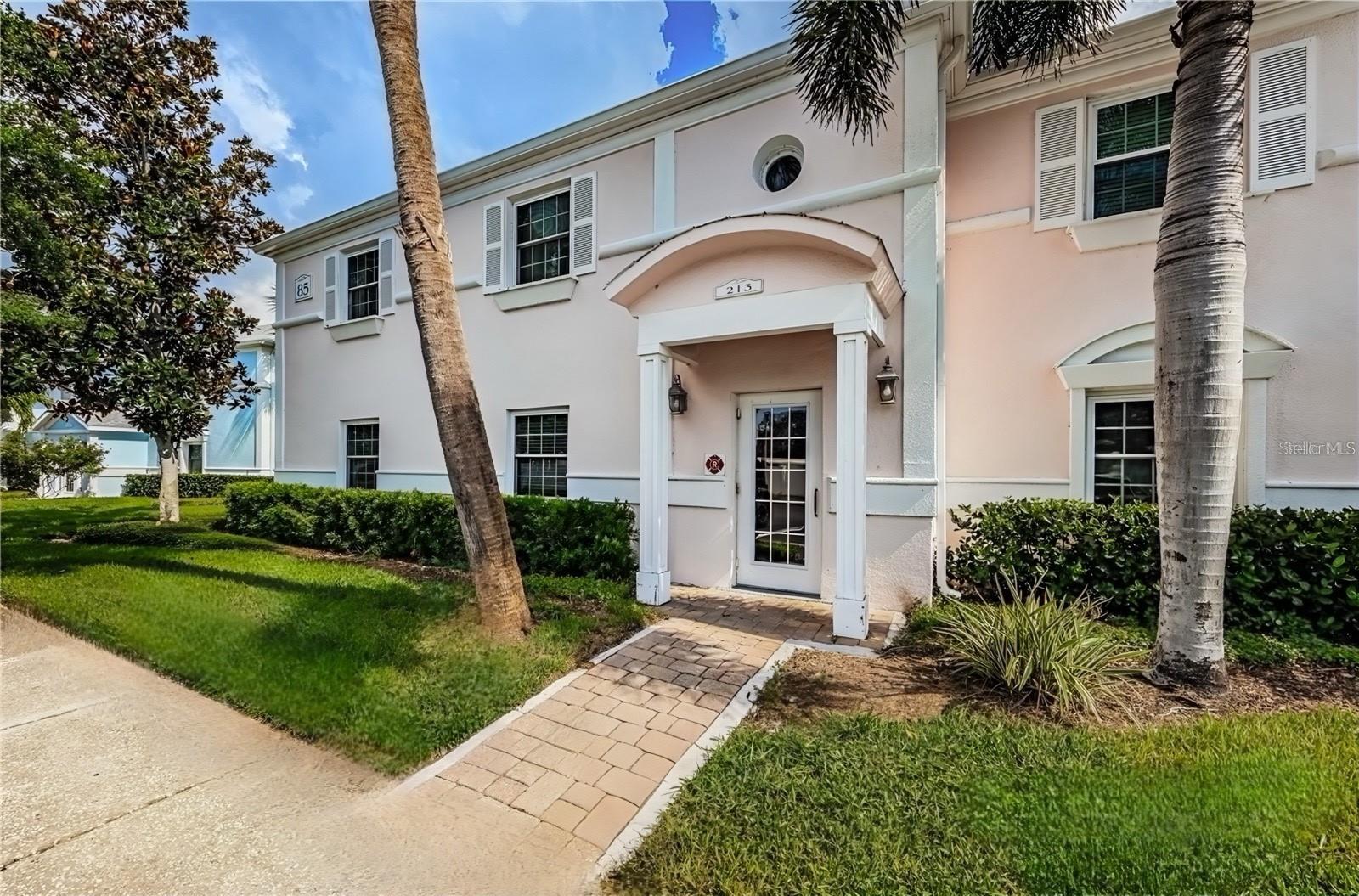 213 SEAHORSE DR SE #B, ST PETERSBURG, FL, 33705