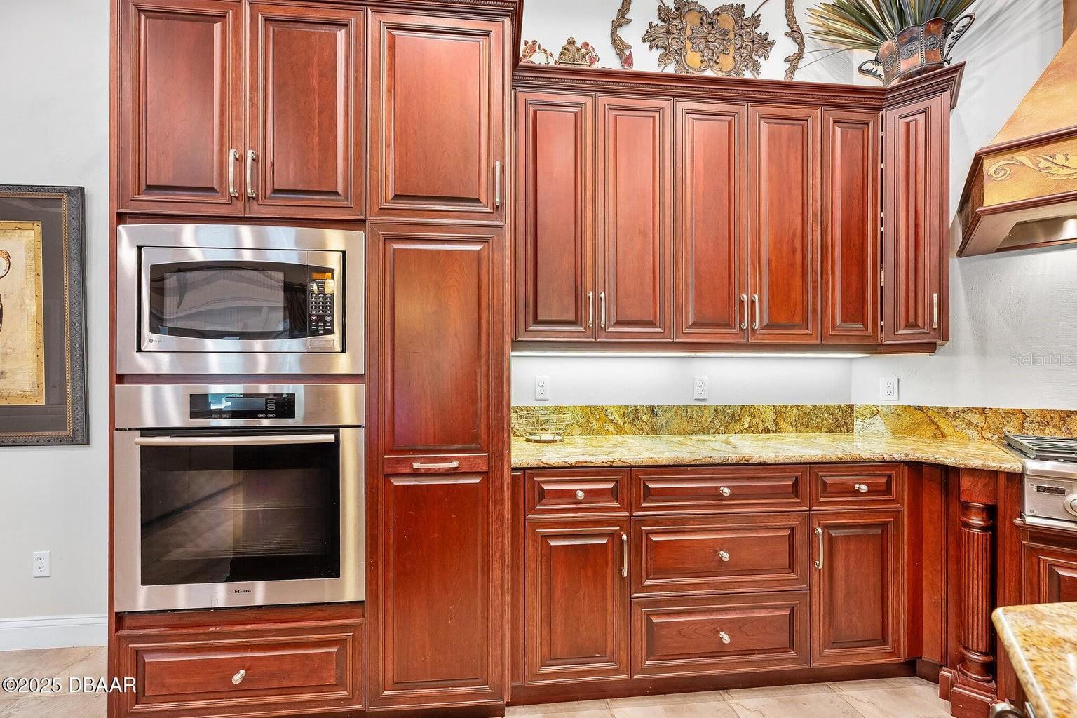 602 TOMOKA AVE, ORMOND BEACH, FL, 32174
