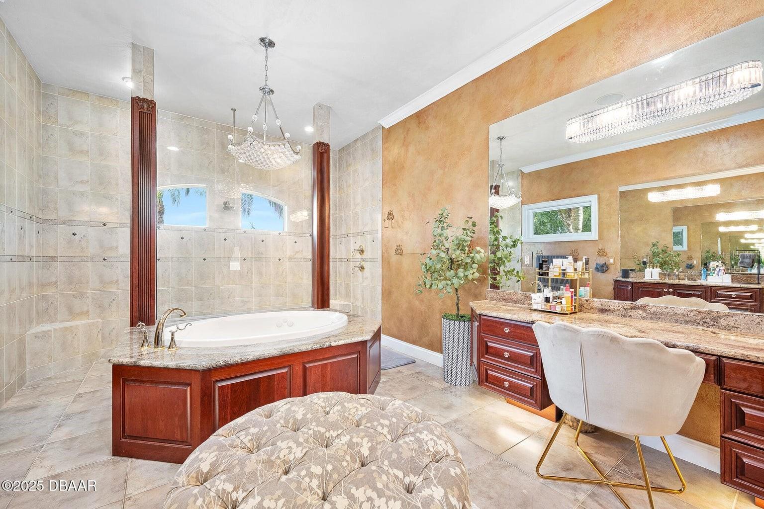 602 TOMOKA AVE, ORMOND BEACH, FL, 32174