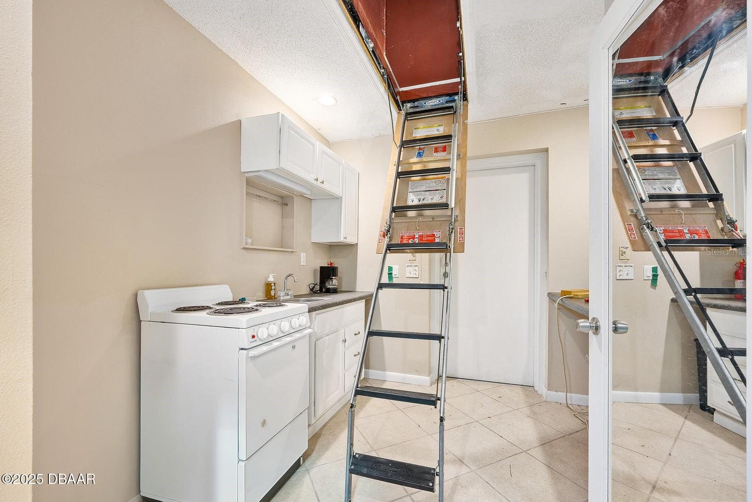 602 TOMOKA AVE, ORMOND BEACH, FL, 32174