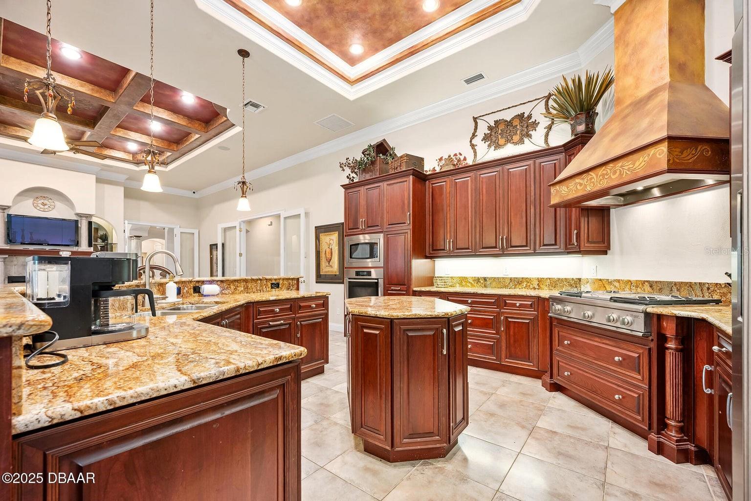 602 TOMOKA AVE, ORMOND BEACH, FL, 32174