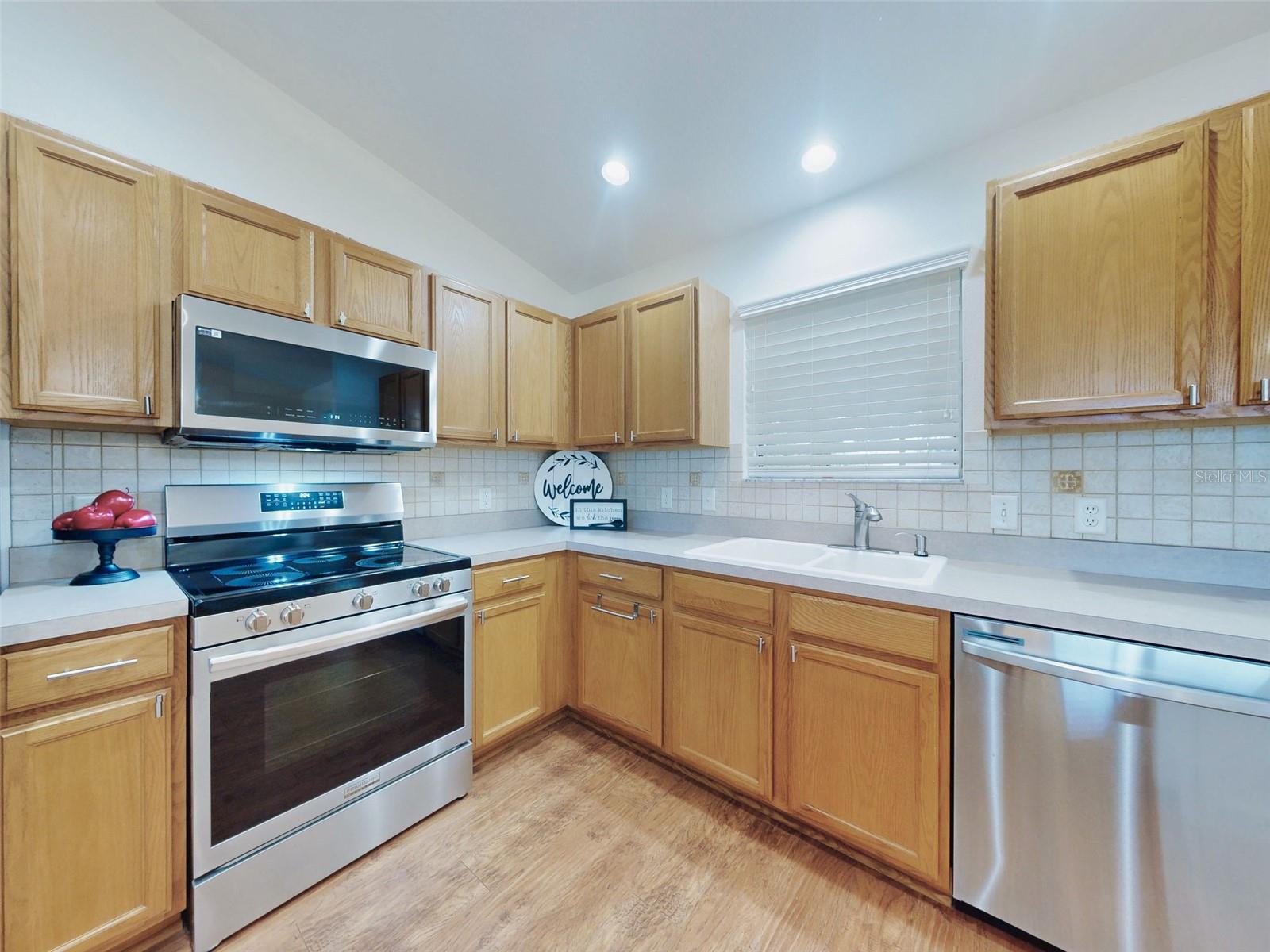 1521 HOLLYBERRY PL, THE VILLAGES, FL, 32162