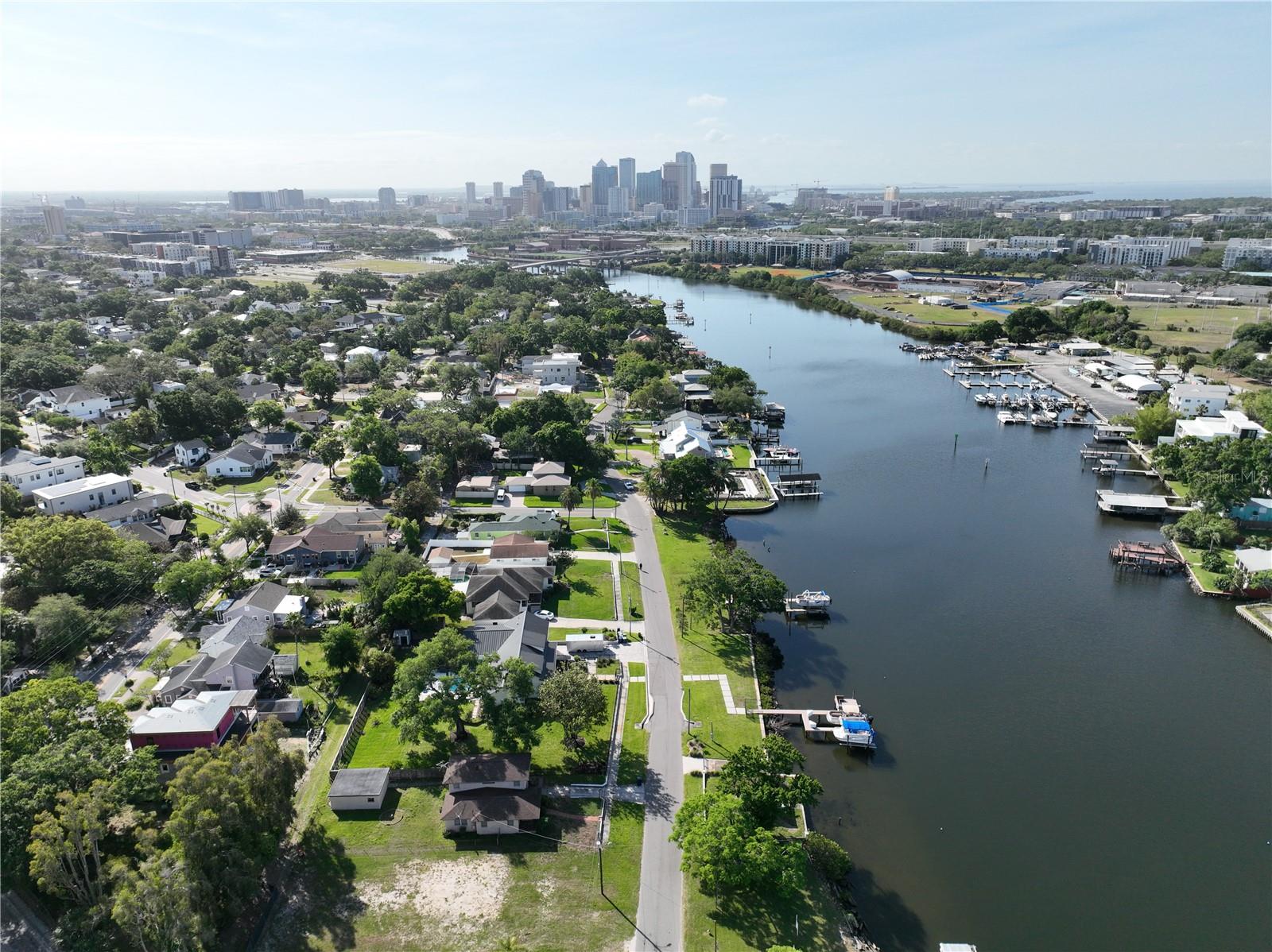 2515 N RIVERSIDE DR, TAMPA, FL, 33602