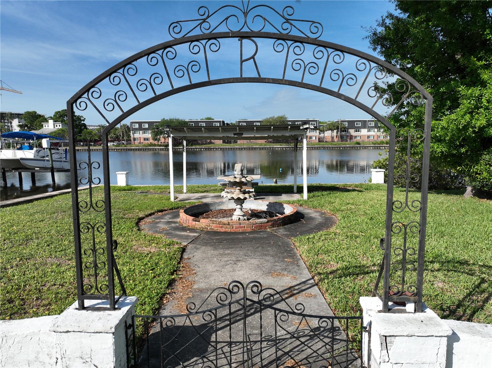 2515 N RIVERSIDE DR, TAMPA, FL, 33602