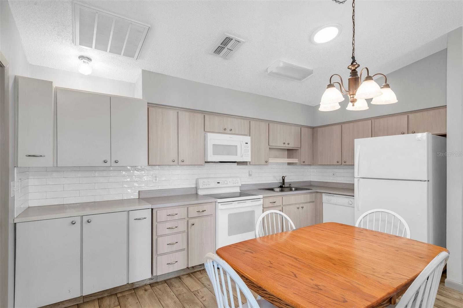 37730 ALISSA DR, ZEPHYRHILLS, FL, 33542