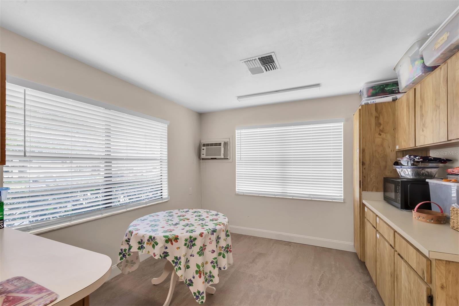 37730 ALISSA DR, ZEPHYRHILLS, FL, 33542