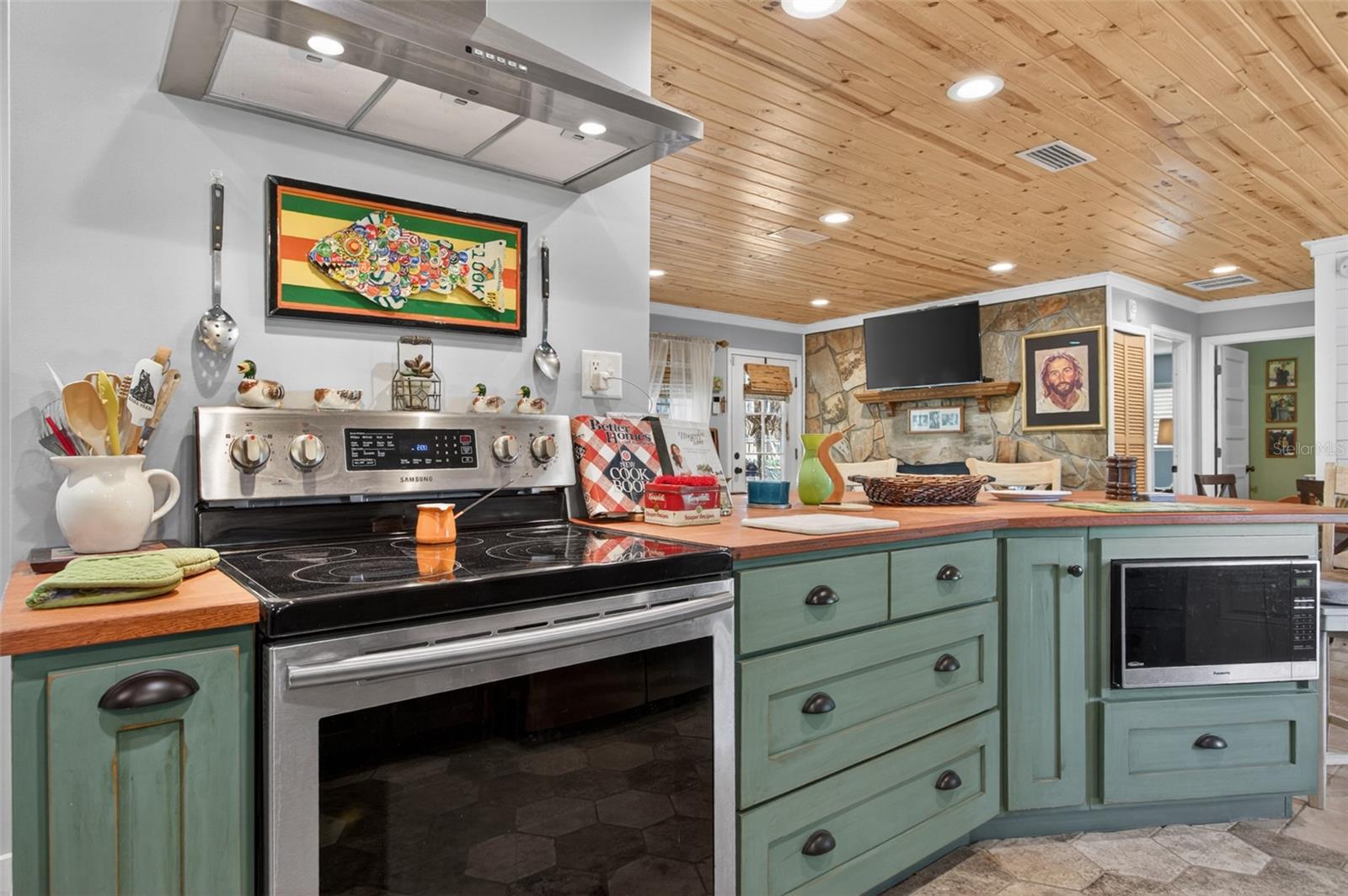 137 & 135 RIVERSIDE DR, SATSUMA, FL, 32189