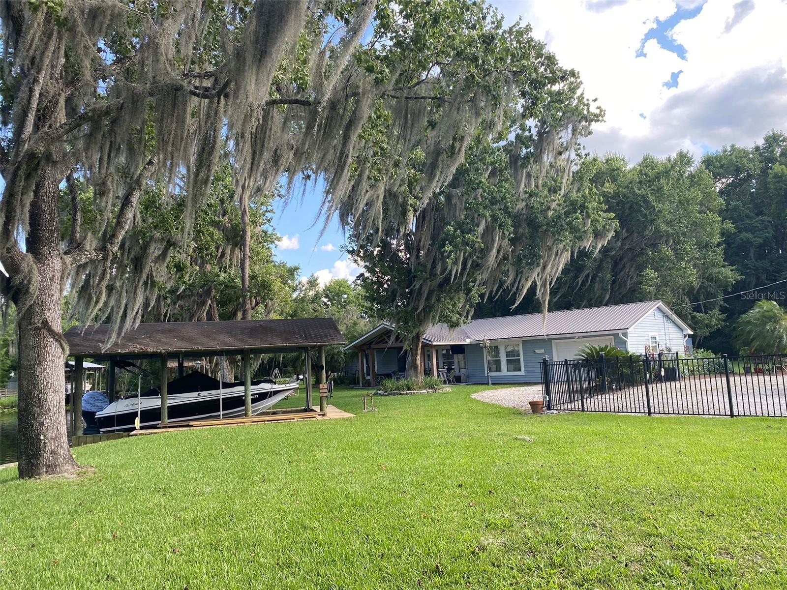 137 & 135 RIVERSIDE DR, SATSUMA, FL, 32189