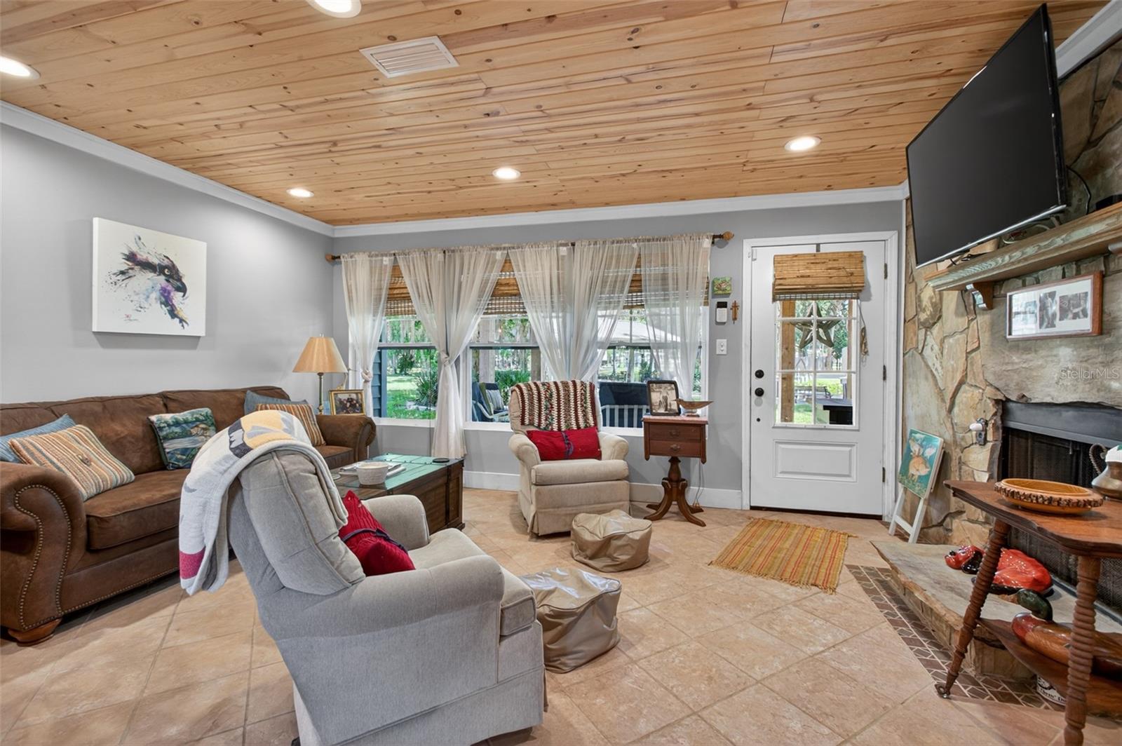 137 & 135 RIVERSIDE DR, SATSUMA, FL, 32189