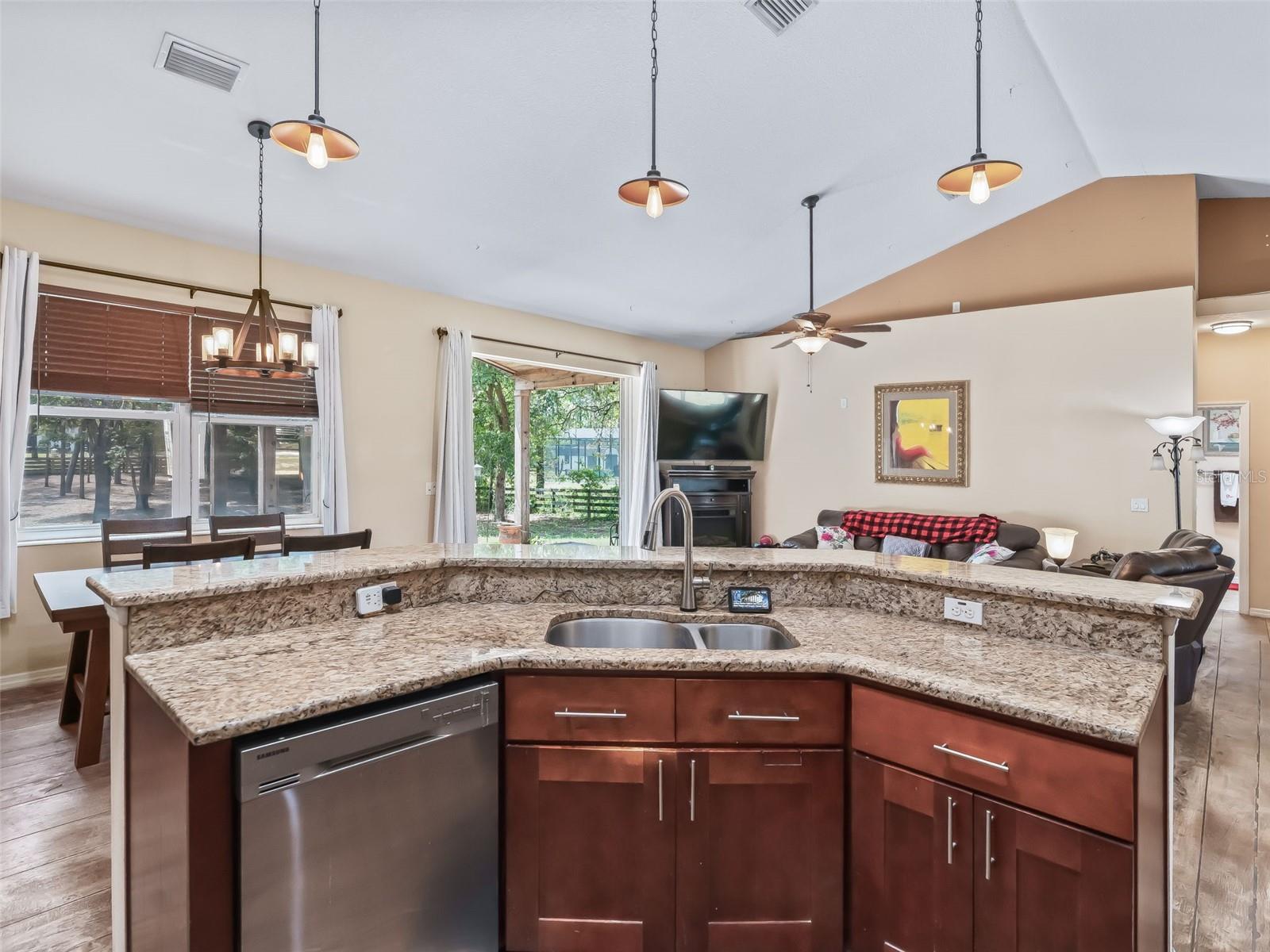 2187 COUNTY ROAD 243C, WILDWOOD, FL, 34785