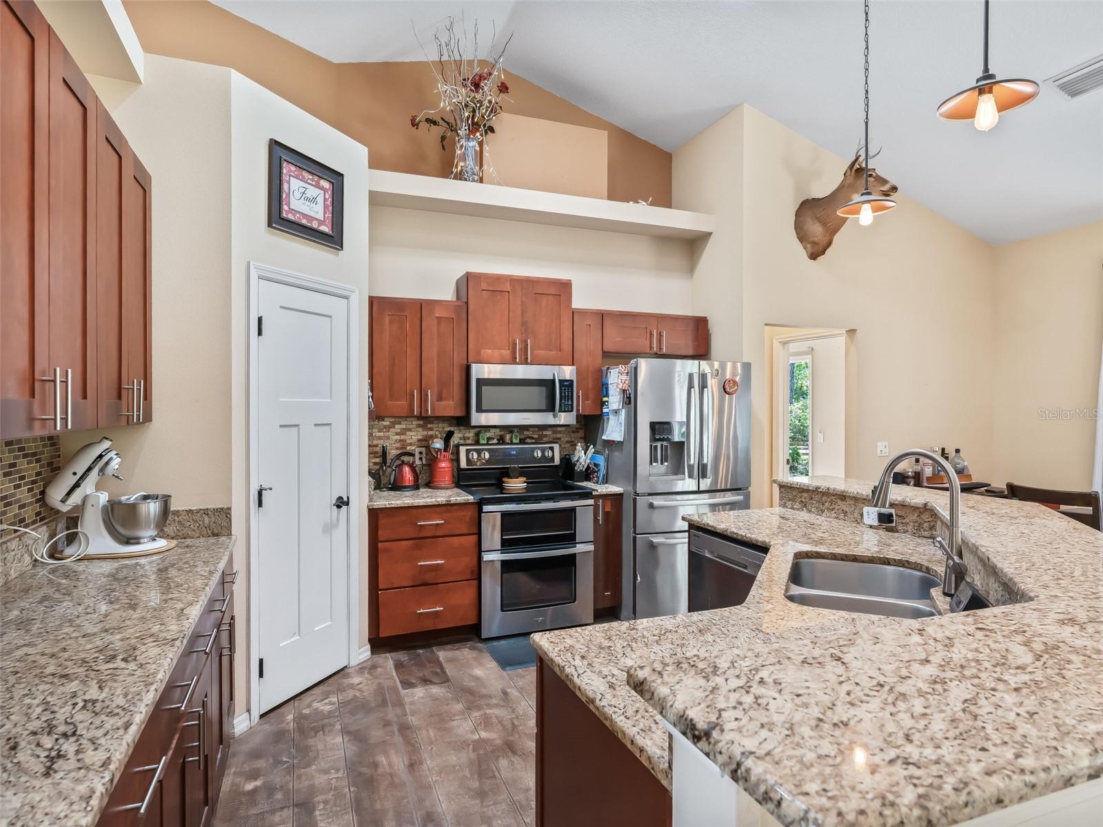 2187 COUNTY ROAD 243C, WILDWOOD, FL, 34785