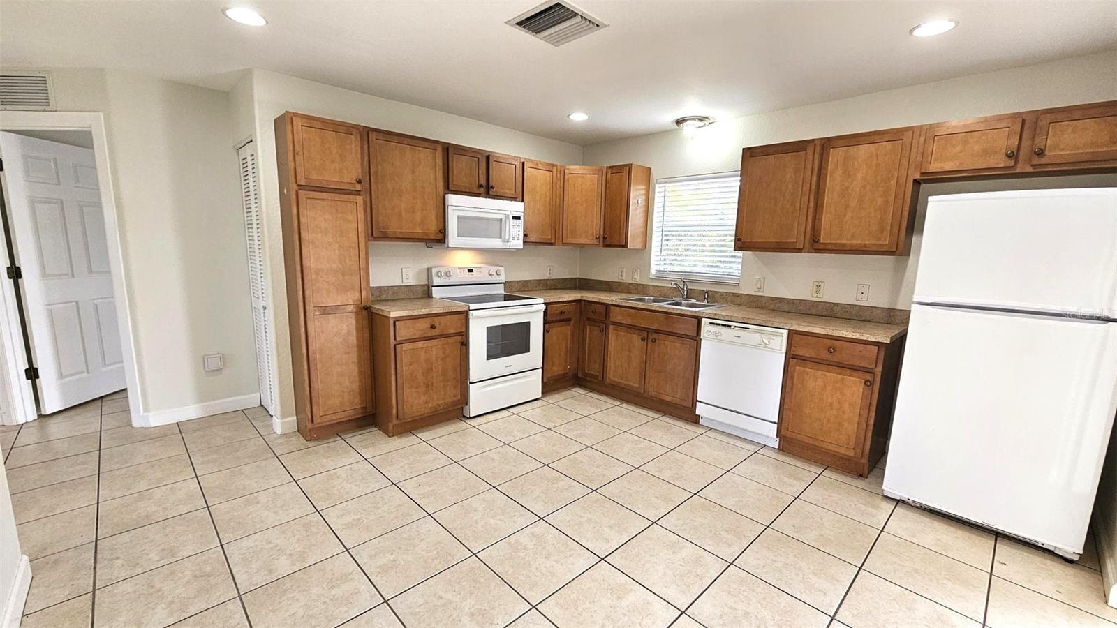 309 BOUNDARY BLVD #B, ROTONDA WEST, FL, 33947