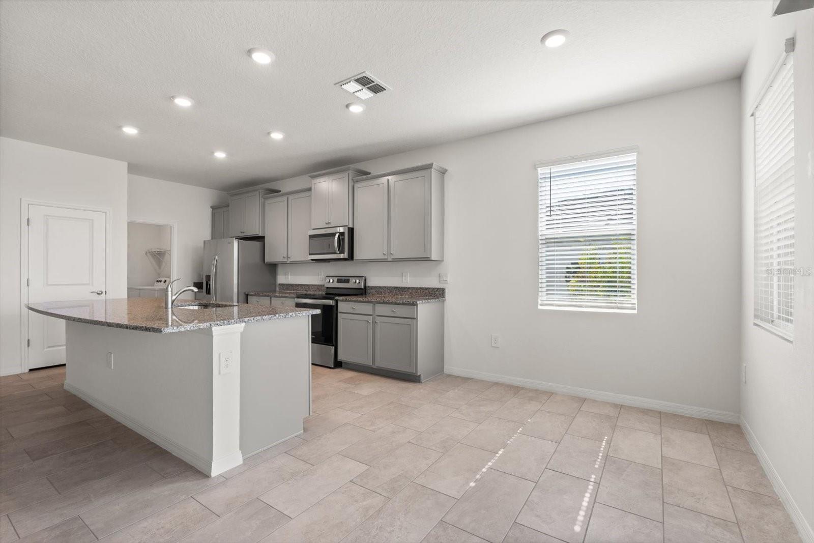 17738 PASTURELAND AVE, LAKEWOOD RANCH, FL, 34211