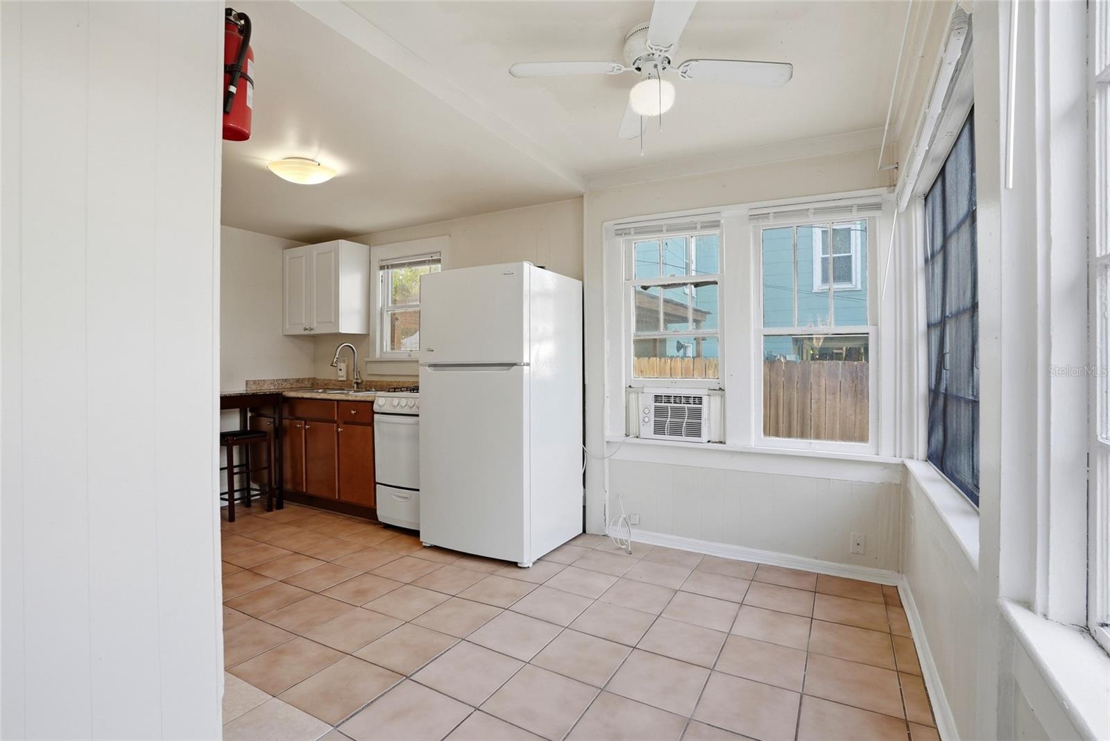 725 8TH ST N #1, ST PETERSBURG, FL, 33701