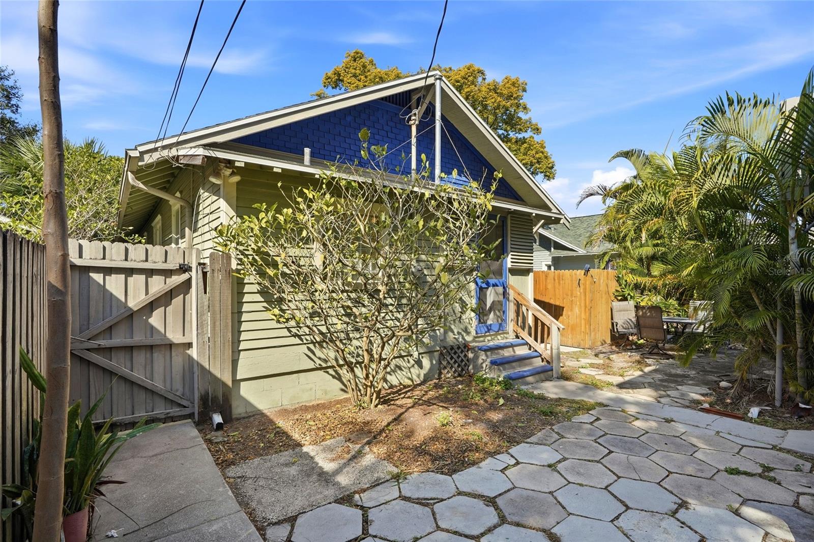 725 8TH ST N #1, ST PETERSBURG, FL, 33701