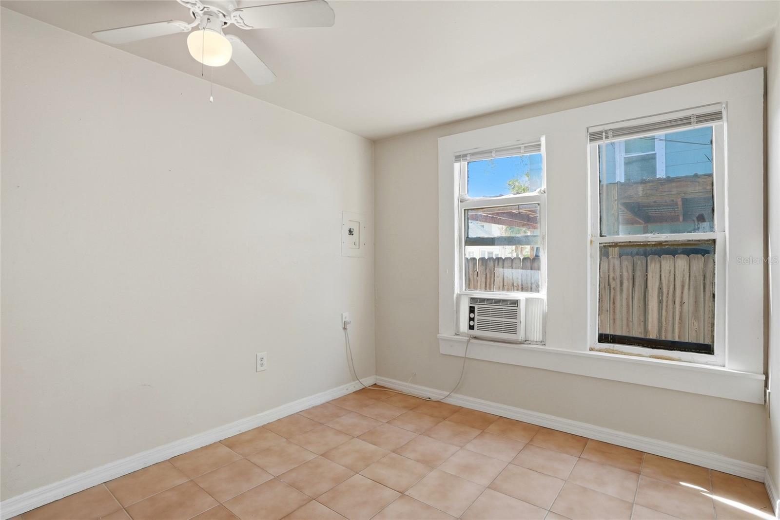 725 8TH ST N #1, ST PETERSBURG, FL, 33701