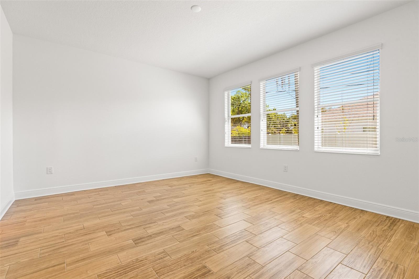 4629 WISHART BLVD, TAMPA, FL, 33603