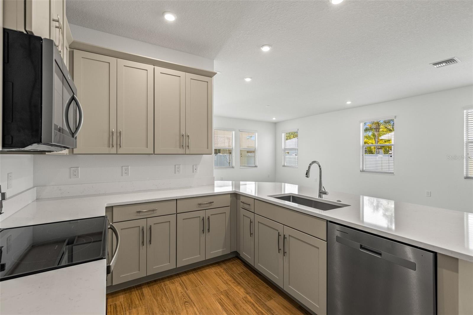 4629 WISHART BLVD, TAMPA, FL, 33603