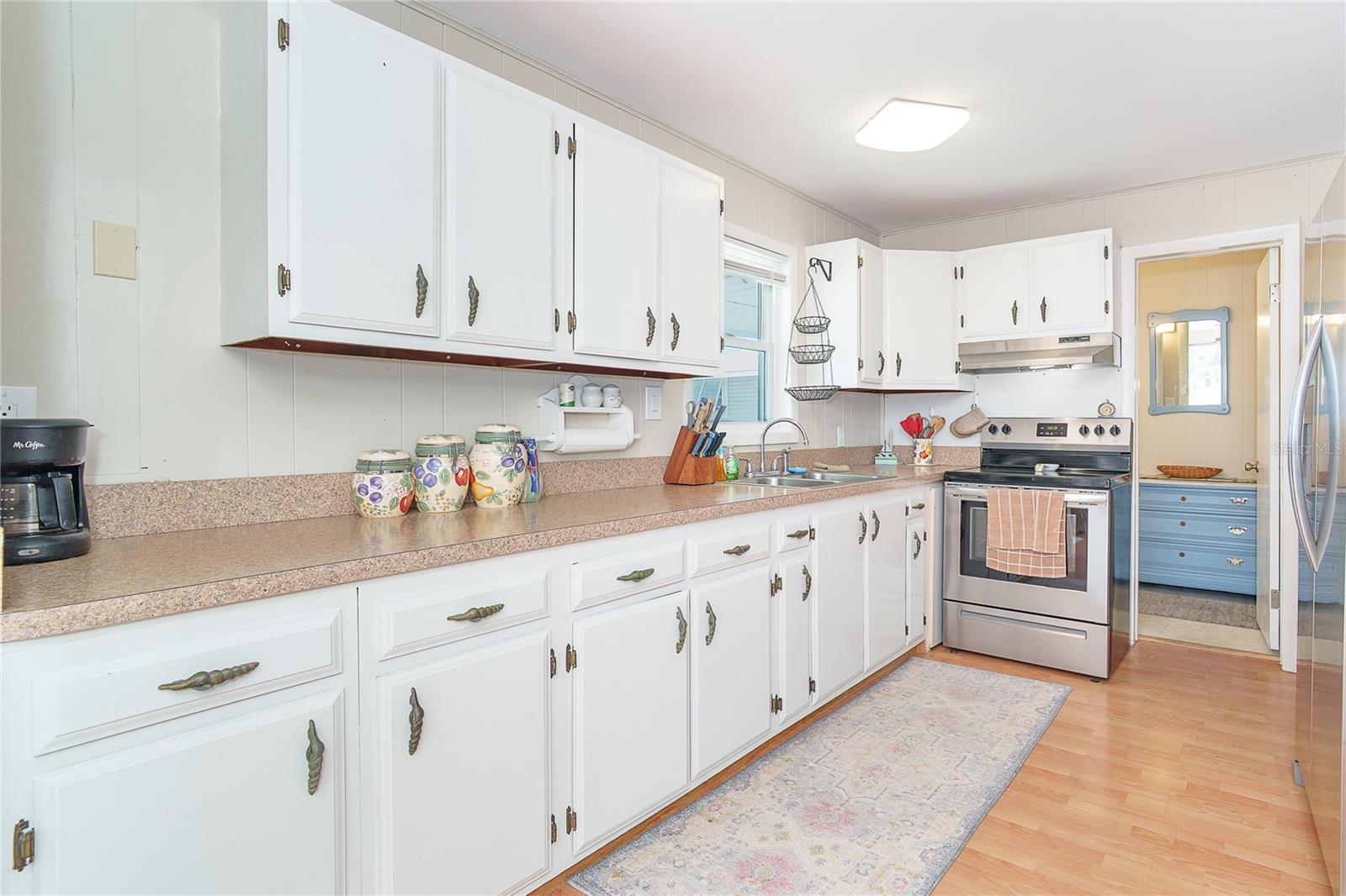 50 FRIENDSHIP LN, ENGLEWOOD, FL, 34223