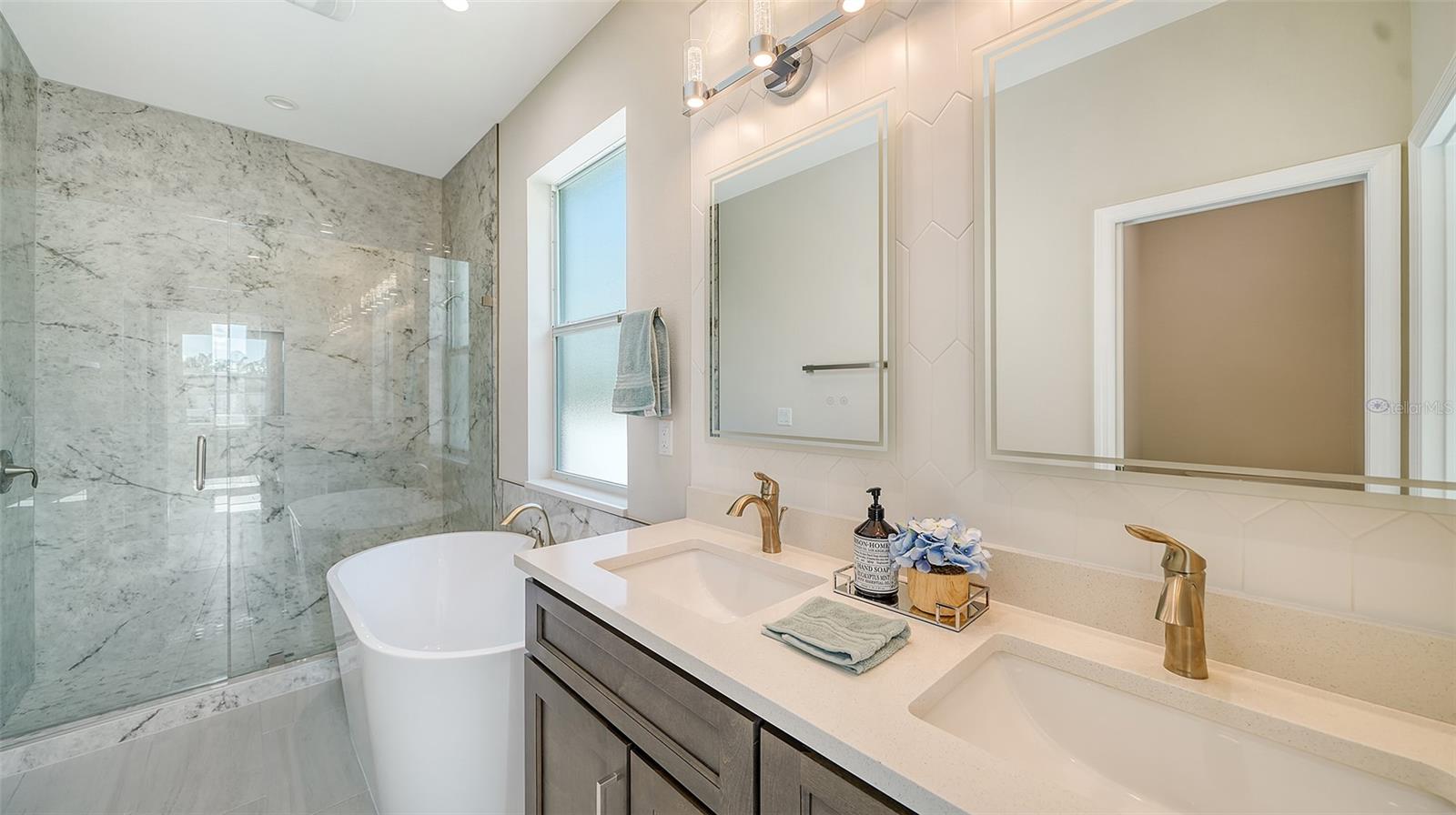 6227 TROPICAIRE BLVD, NORTH PORT, FL, 34291