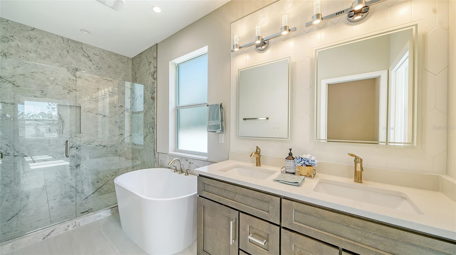 6227 TROPICAIRE BLVD, NORTH PORT, FL, 34291