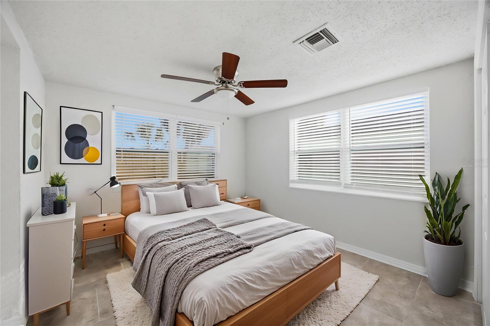 This photo has been Virtually Staged.