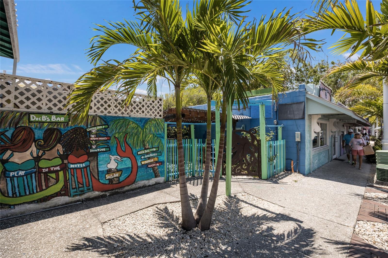 205 HIGHLAND AVE #2, BRADENTON BEACH, FL, 34217