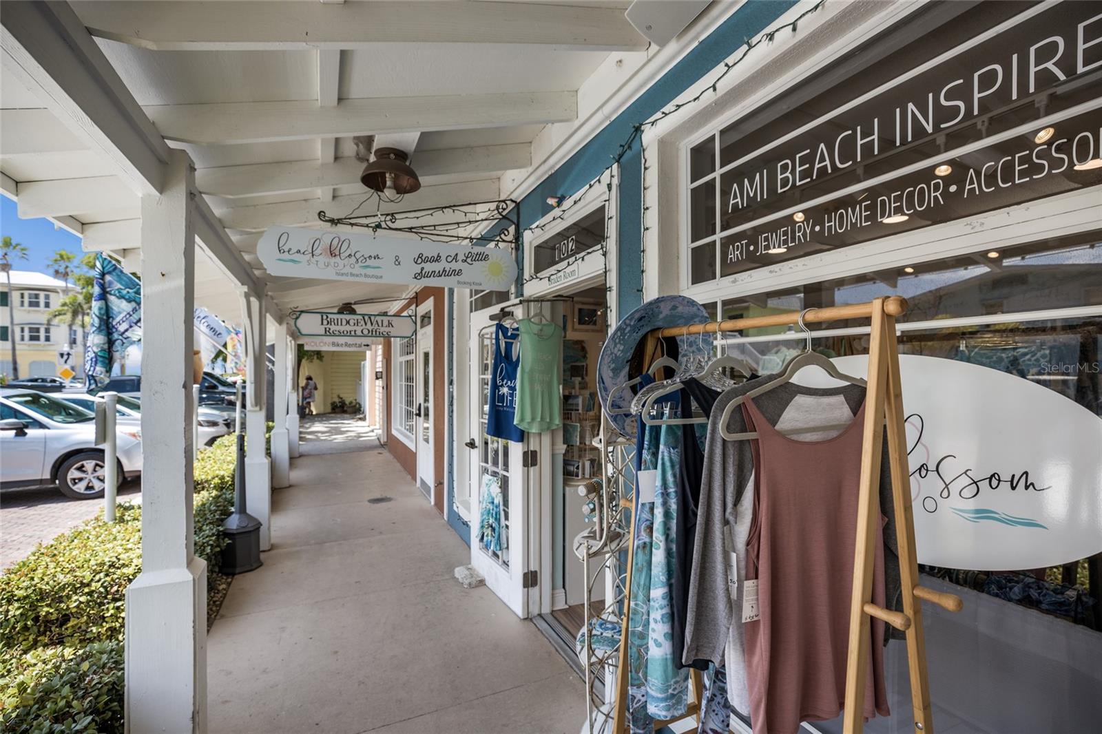 205 HIGHLAND AVE #2, BRADENTON BEACH, FL, 34217