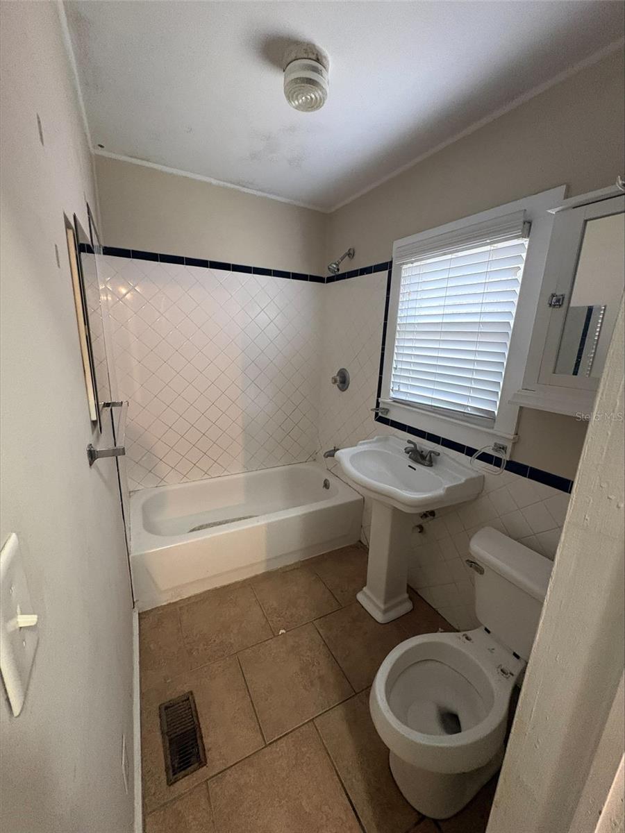 425 AVENUE B NE, WINTER HAVEN, FL, 33881