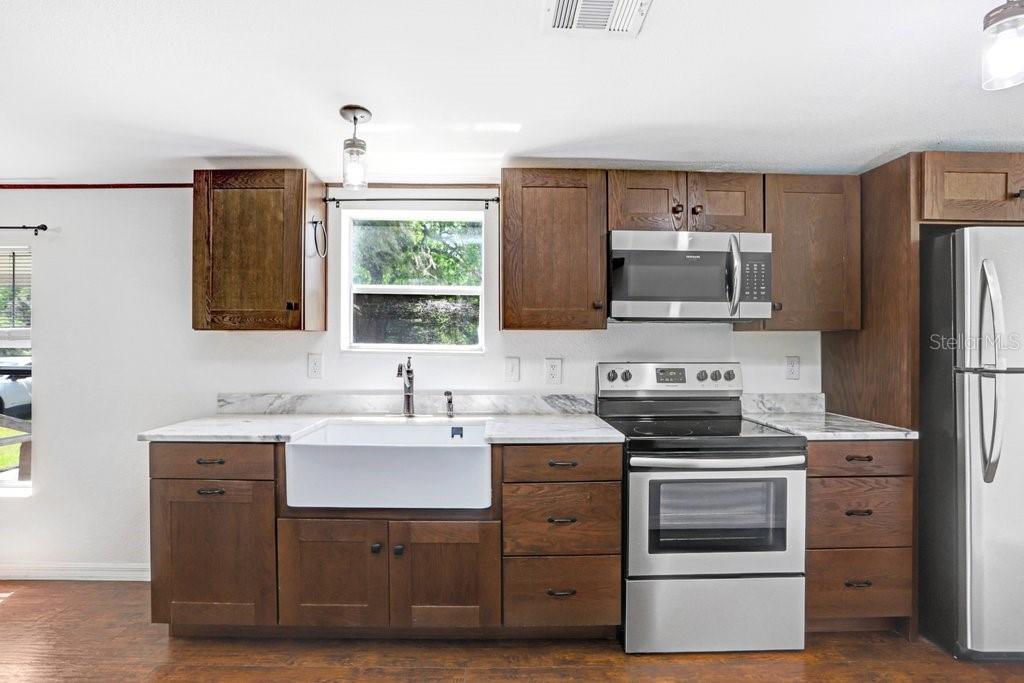 11727 LITHIA PINECREST RD, LITHIA, FL, 33547