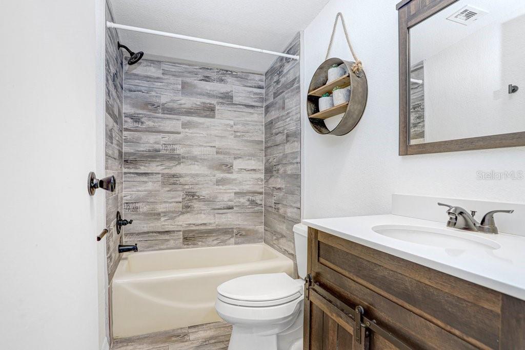 11727 LITHIA PINECREST RD, LITHIA, FL, 33547