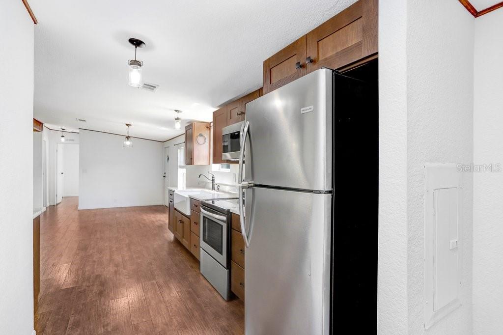 11727 LITHIA PINECREST RD, LITHIA, FL, 33547