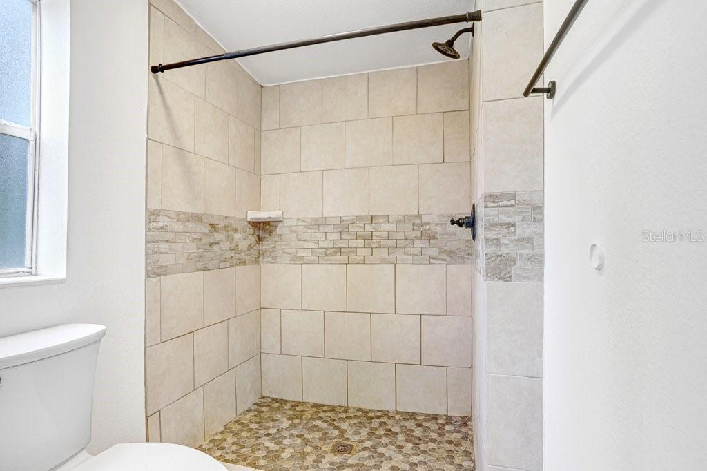 11727 LITHIA PINECREST RD, LITHIA, FL, 33547