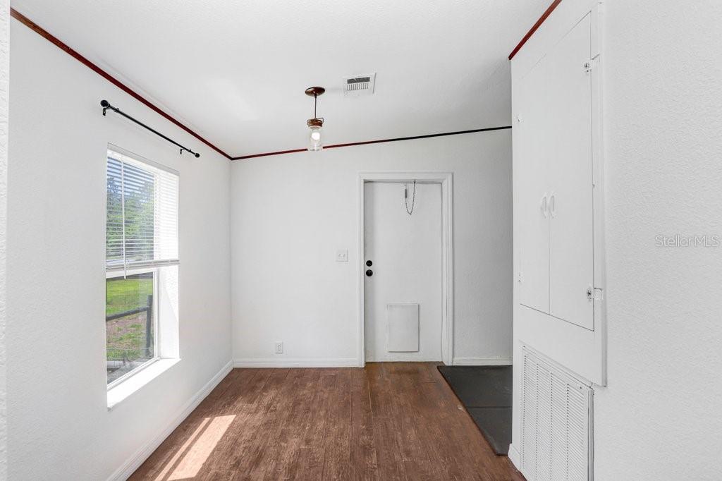 11727 LITHIA PINECREST RD, LITHIA, FL, 33547