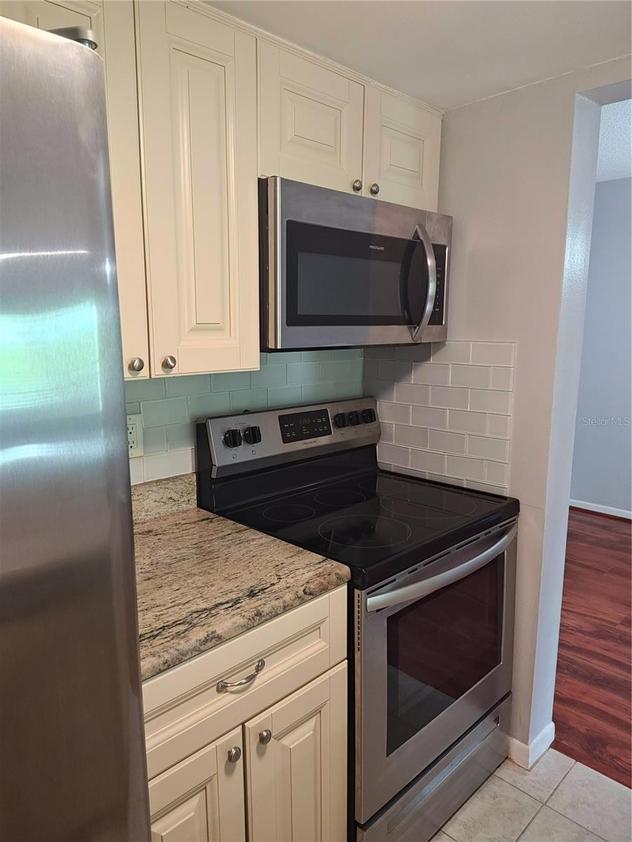 2525 W BAY DR #A44, BELLEAIR BLUFFS, FL, 33770