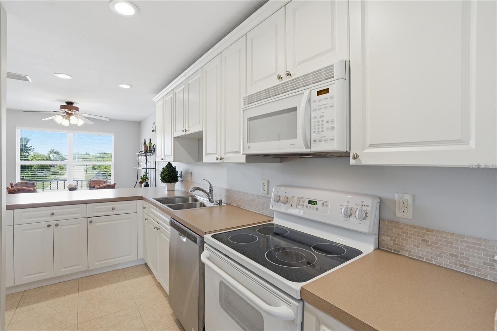 912 SE 46TH ST #201, CAPE CORAL, FL, 33904